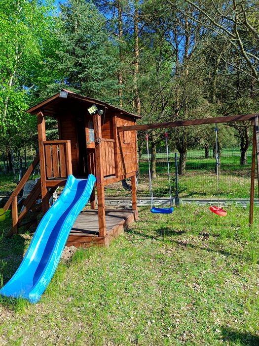 Domek dla dzieci, plac zabaw.