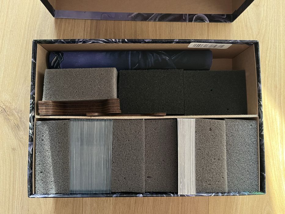 Legendary Encounters Alien Dodatek Insert Koszulki