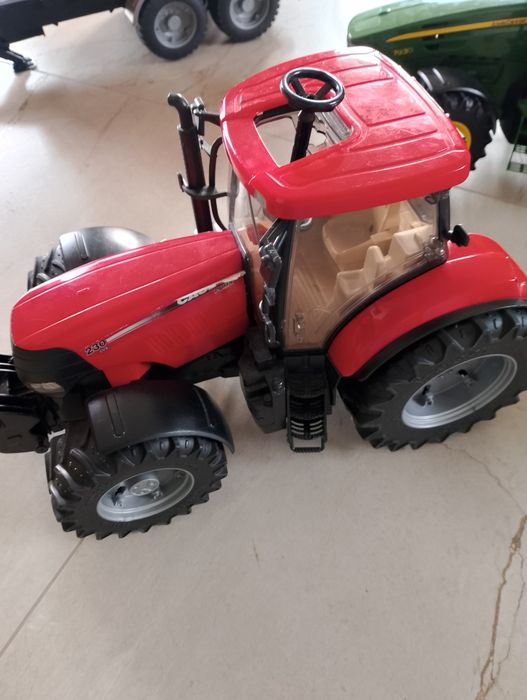 Traktor bruder i kombajn