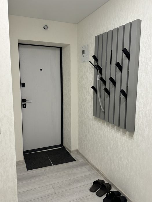 1к кв пр. Космонавтів, Мега Молл