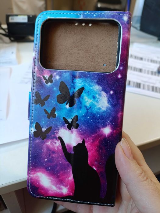 Чехол книжка на Poco x6 pro котик лове метеликів