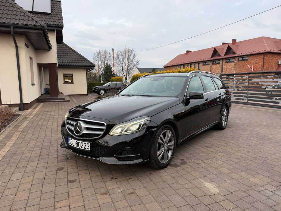 Mercedes-Benz Klasa E Automat super stan Full LED piękny nowe opony BENZYNA Po pełnym serwis