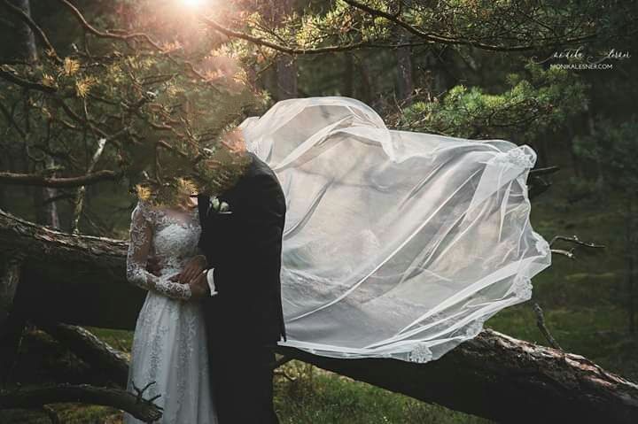 Suknia ślubna zwiewna kryształki 34/36