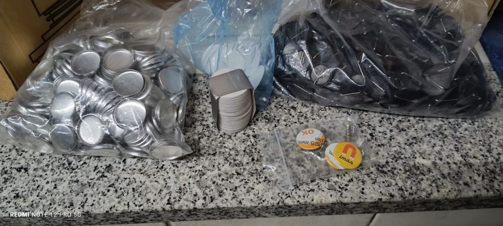 Máquina de fazer pins