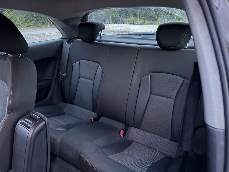 Audi A1 1.6 TDI 105cv – Castanho Metalizado – 240.000 km