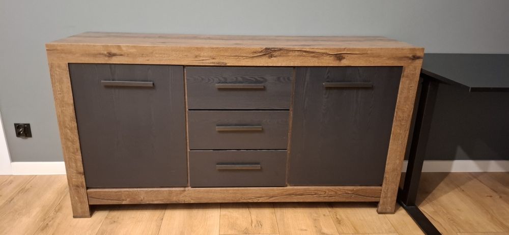Komoda z BRW z szufladami i półkami