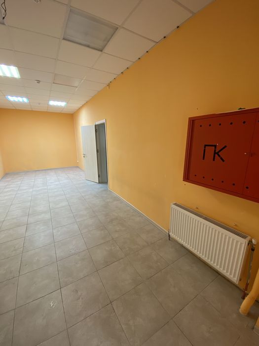 Аренда помещения  1 этаж на  красной линии