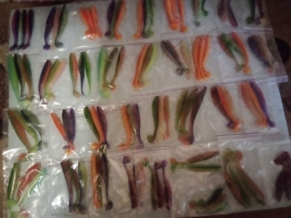 Розноманітні силіконові рибки для рибальства