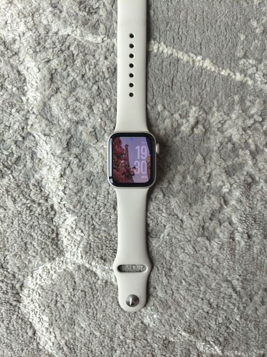 Apple Watch SE 2 GPS 40mm Starlight c/ Caixa – Gen 2