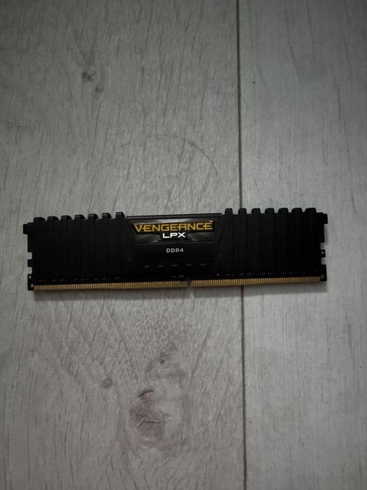 Pamięć RAM Corsair DDR4 8GB x 1 2400MHz Vengence LPX