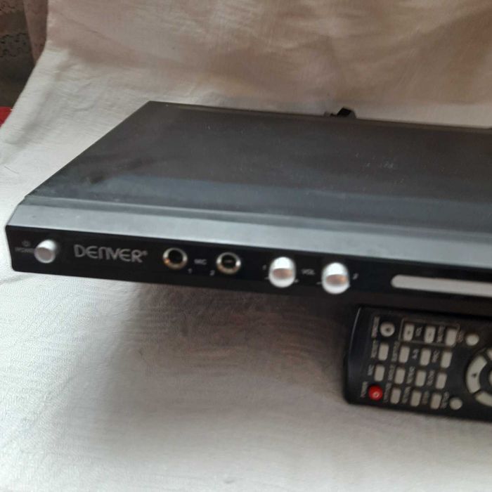 2-канальный DVD -плеер с HDMI -соединением Denver 958-КМ