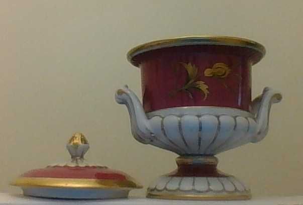 Pote decorativo, com tampa