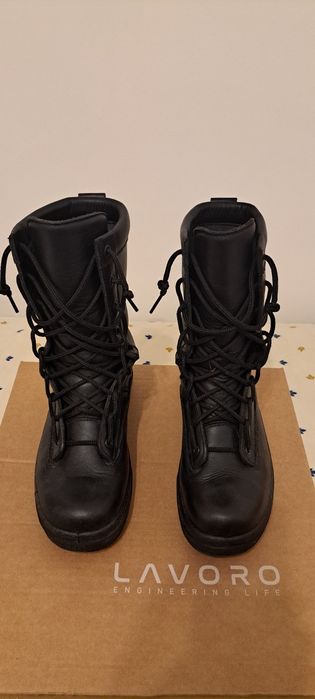 Botas da Tropa seminovas