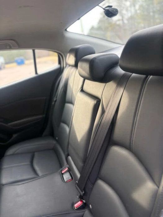 Mazda 3 Touring      2018