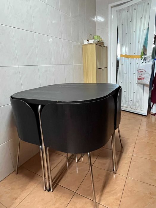 Conjunto Mesa e 4 Cadeiras