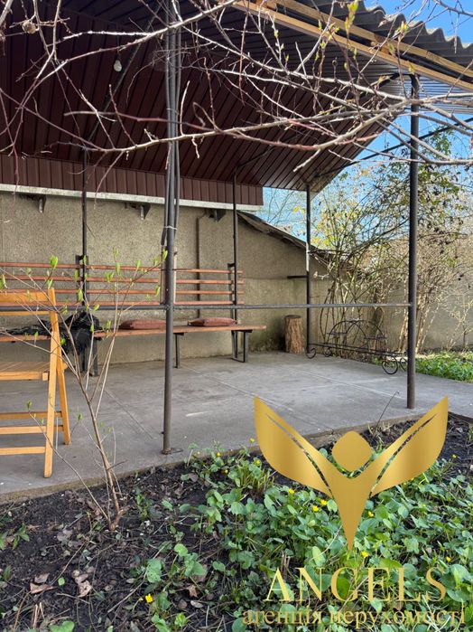 Приватний будинок в центрі: 4 спальні/3 санвузли + робоче крило, гараж