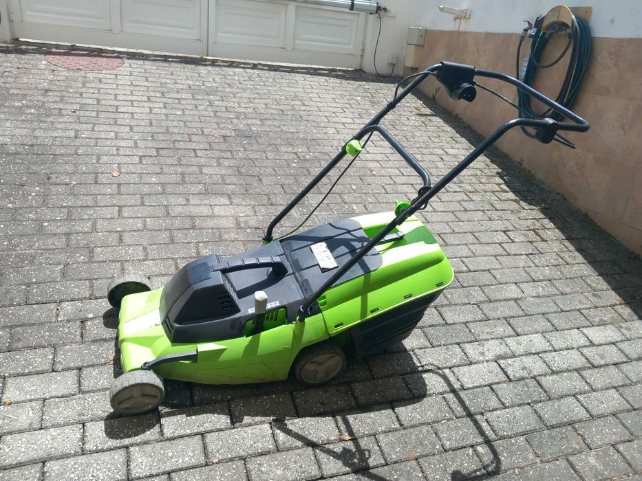 Corta relva eléctrico