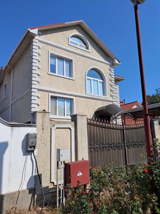 Продаж 3 поверхового будинку 564.7 кв. м у житловому масиві Совіньйон