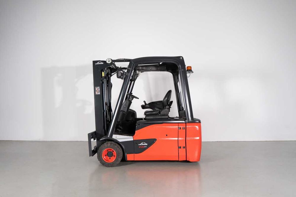 Empilhador Elétrico Linde E20L 2.000 kg | Usado