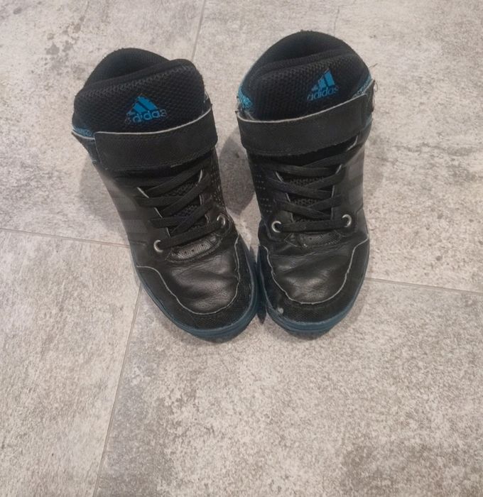 Półbuty na rzep w dobrym stanie.