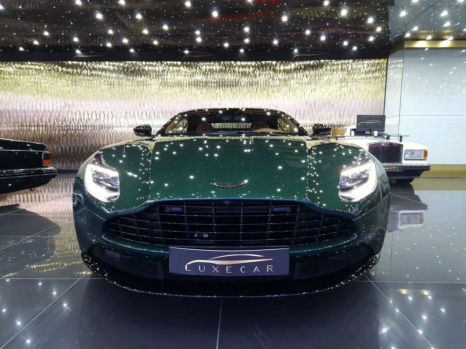 Aston Martin DB11 Volante V8