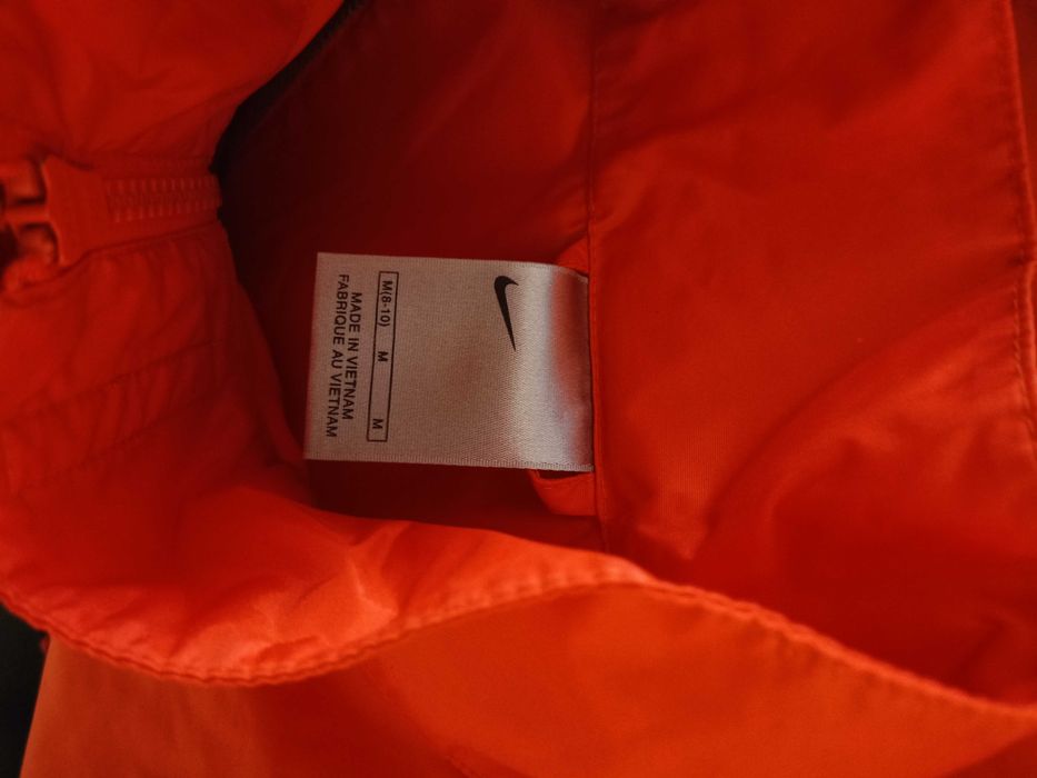 Nike жилетка женская оранжевая 100% нейлон в идеале, М\8-10