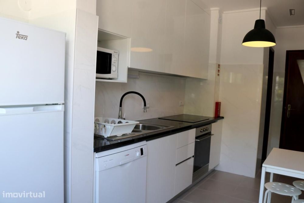 Quarto - localizado em Lumiar Lisbon