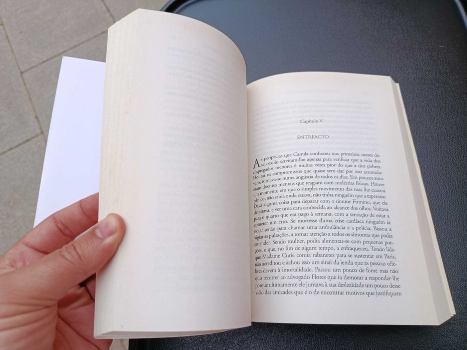 Livro "Os Espaços em Branco", de Agustina Bessa-Luís