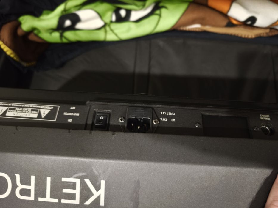 Vendo teclado botões ketron X8 como novo