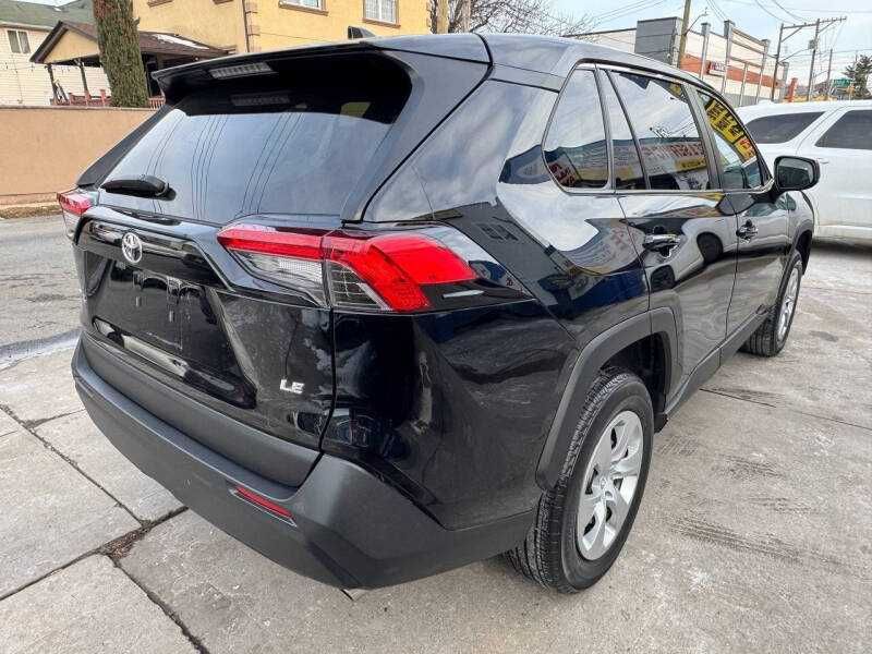 2022 Toyota RAV4 LE