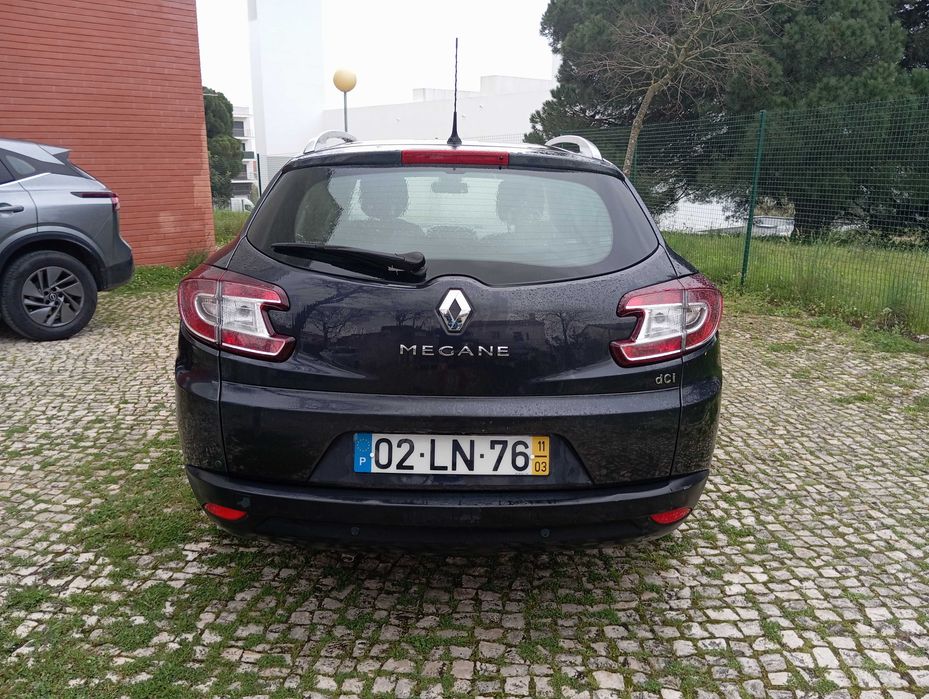 Renault Megane Sport Tourer 1.5 Diesel de 2011. Em bom estado geral tanto a nível mecânico como a nível de interiores e exterior. Kms reais. Nacional. — photo 4