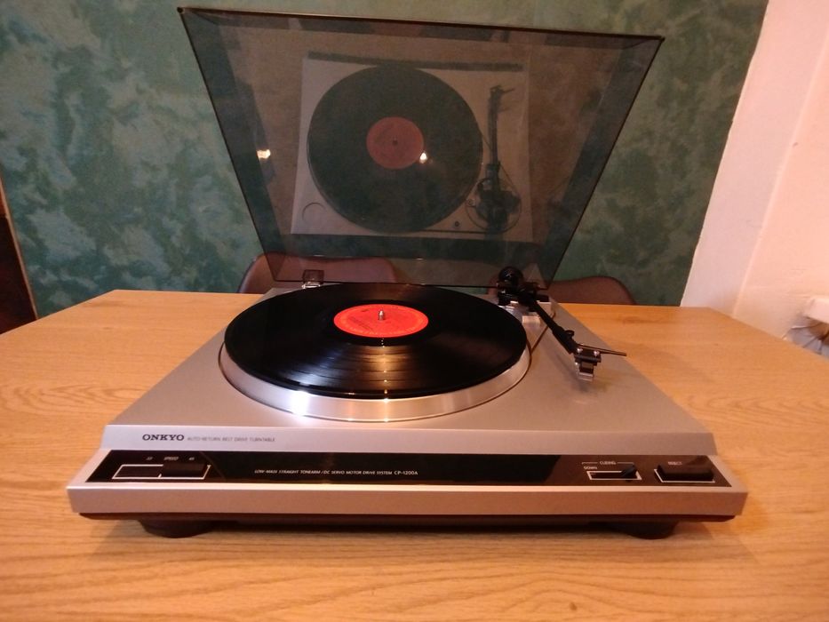 Gramofon Onkyo CP 1200a