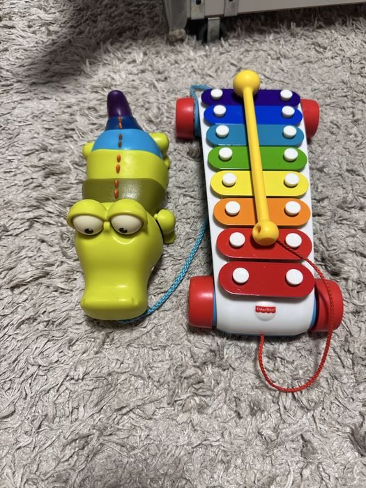 Дитяча іграшка Fisher Price (крокодил та ксилофон)