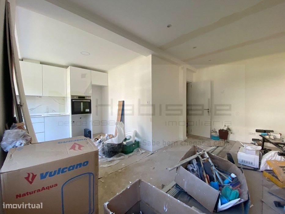 T3 Renovado com Suite | Excelente Localização | Amadora