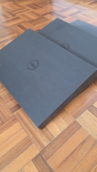 Caixa PC portátil Dell XPS 13
