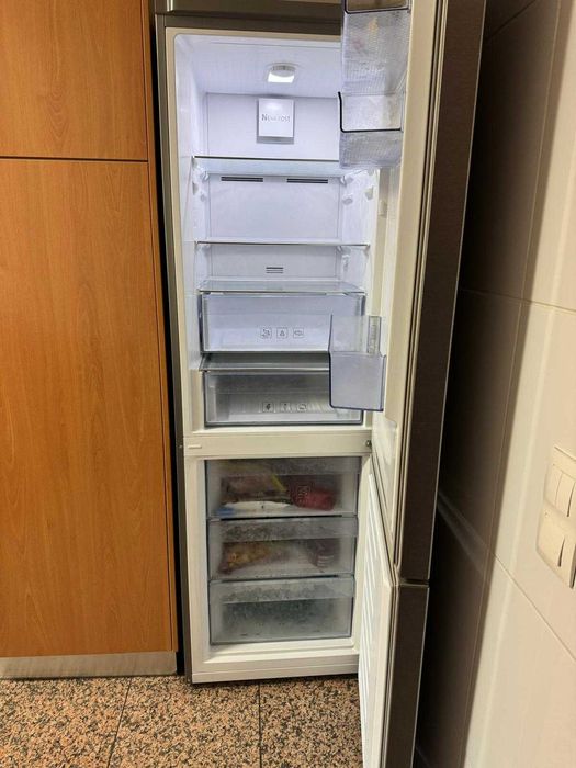 Frigorífico BEKO No Frost (como novo)