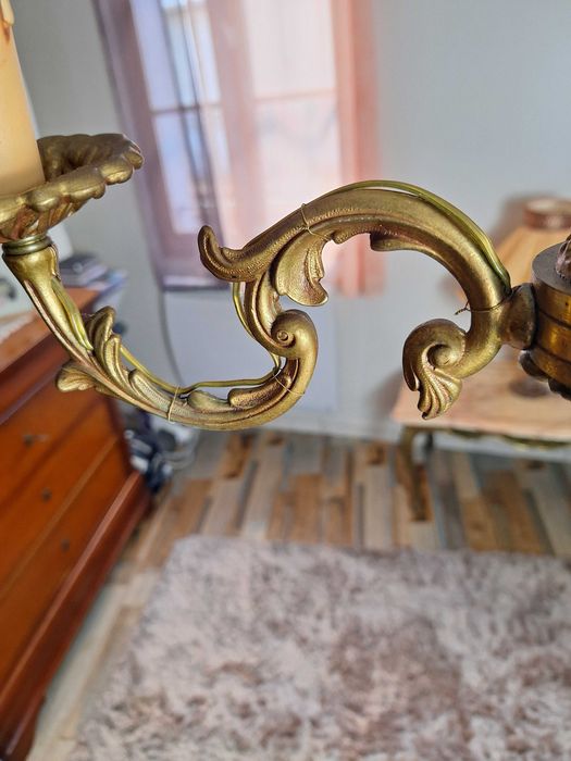 Люстра бронзовая 3х рожковая.