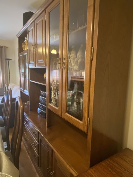 Movel de sala em castanho em bom estado