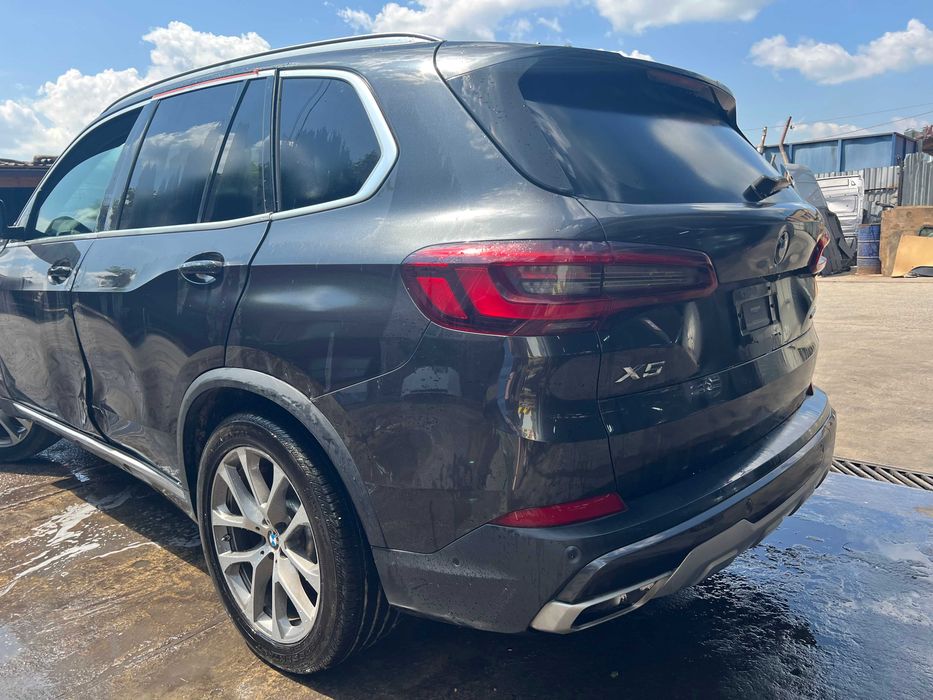 Розбірка БМВ Х5 Г05 3.0 Колір: A90 / A90M шрот запчастини авторозборка BMW X5 G05 3.0L Turbo панорама потолок турбіна