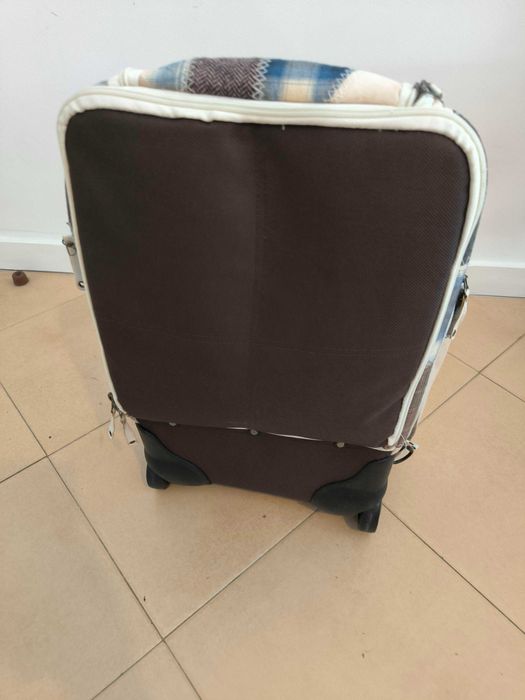 Mala de viagem com as medidas de cabine nova (Marca Desigual)