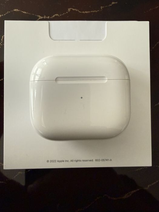 Apple AirPods 3 (3. generacji) – oryginalne, komplet, bardzo dobry stan