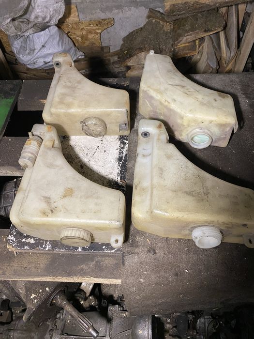 Бачек омывателя и разшипительный бачек Иж ода