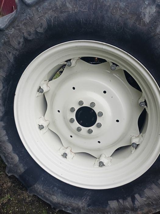 Sprzedam ciągnik New Holland