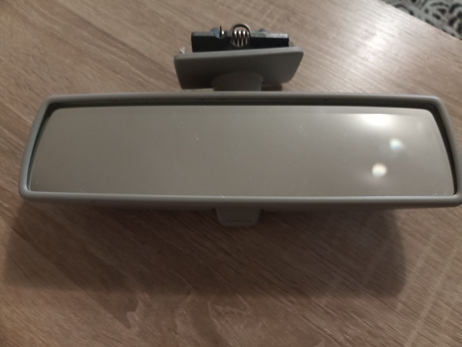 Дзеркало заднього виду (салон)