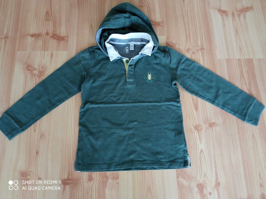 bluzka Okaidi z kołnierzykiem i kapturem, r.126cm