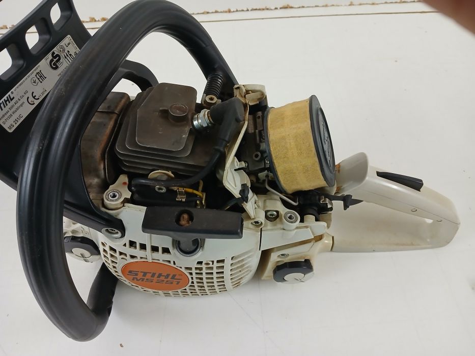 Pilarka  stihl  ms 251