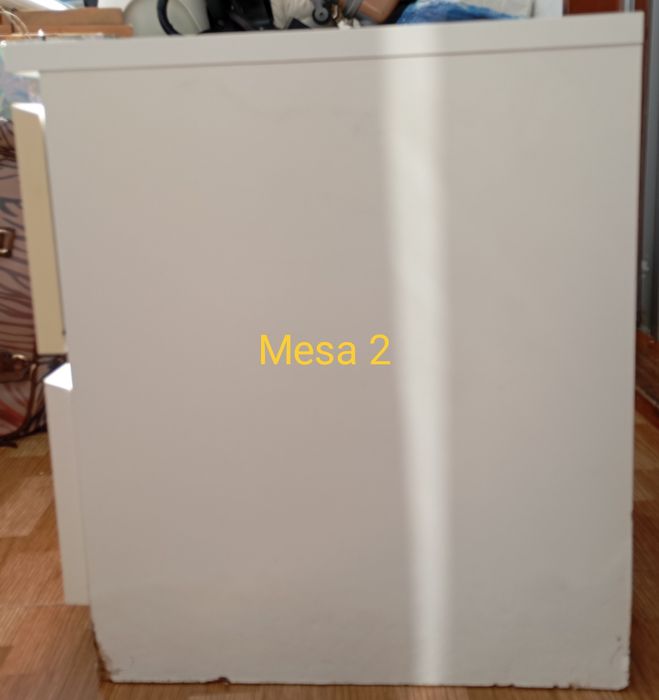 Mesas de cabeceira IKEA modelo MALM