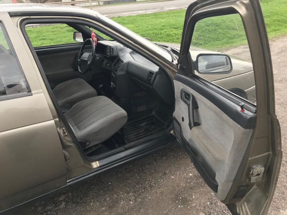 Авто  Ваз 21112