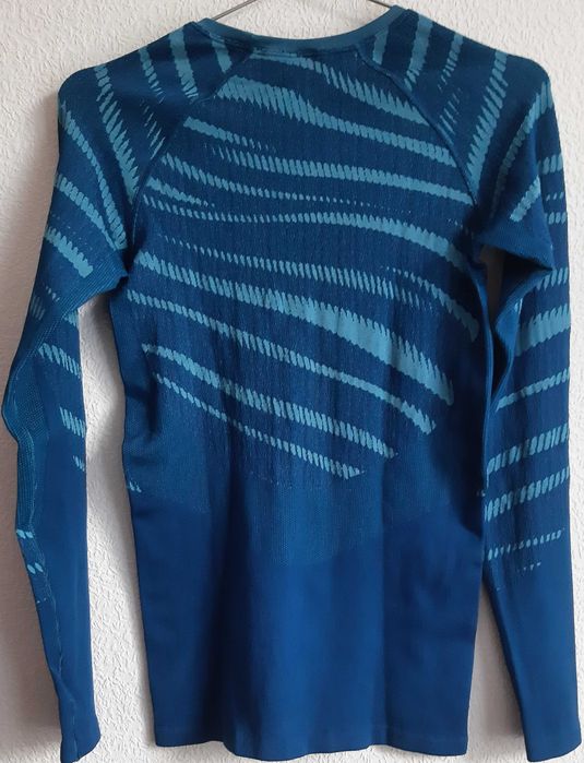 Зональное эластичное термобельё - термореглан Odlo Performance Blackcomb Baselayer.