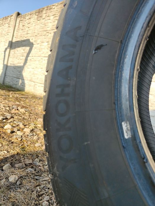 Yokohama 215/75/16